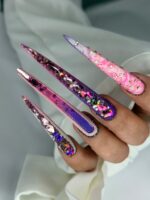 Curs nail art avansat triangle almond cu reflexii violet și roz